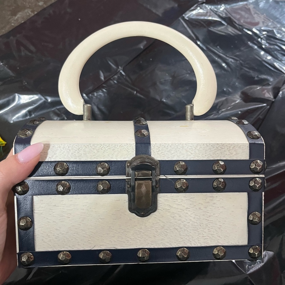 ROYAL LONDON Vintage Stylish Cream and Black Studded bag